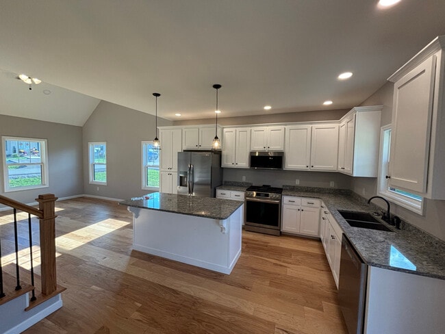Building Photo - 205 Cherokee Dr