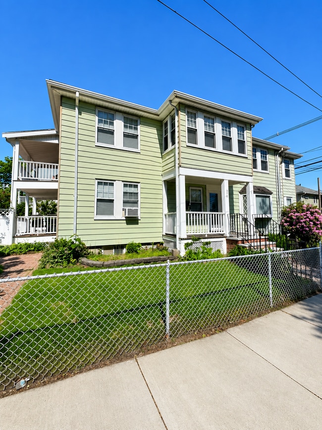 Building Photo - 272 Faneuil St