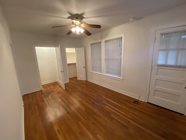 Foto del edificio - 2517 Harris Blvd