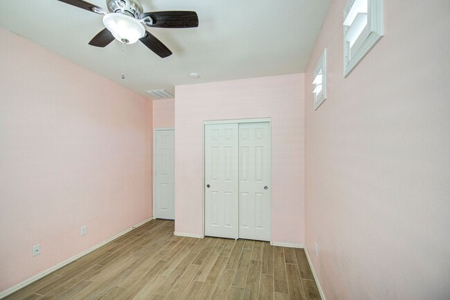 Building Photo - 6826 W Charter Oak Rd