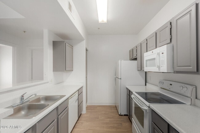 Building Photo - 13700 N Fountain Hills Blvd