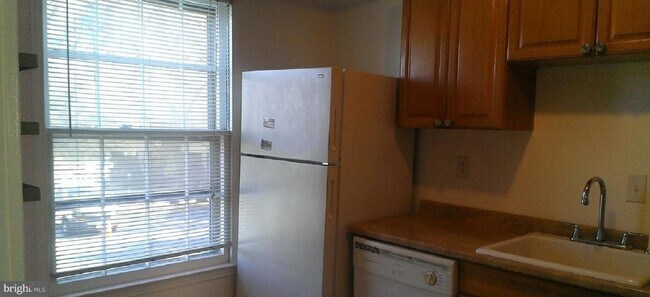 Foto del edificio - 6034 Westchester Park Dr