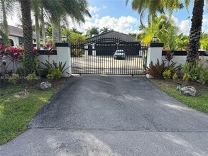 Building Photo - 15900 SW 54th Pl