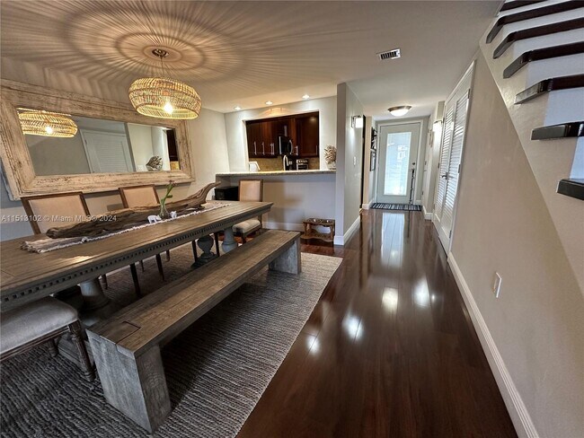 Foto del edificio - 6901 Edgewater Dr