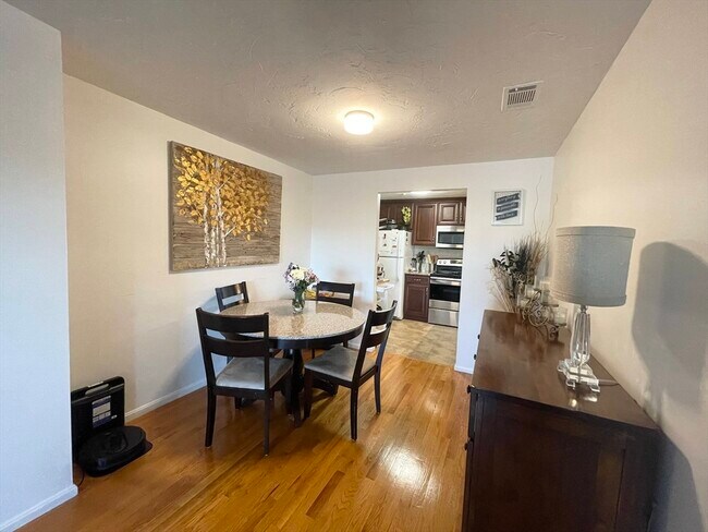 Foto del edificio - 90 Neponset St