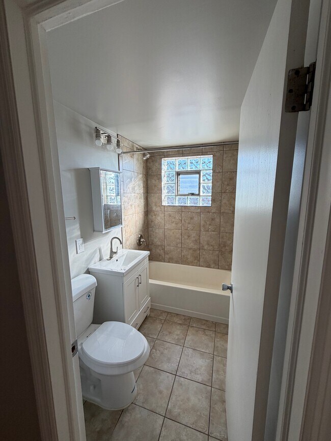 Foto del edificio - Colonial Gardens