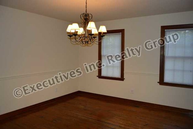 Building Photo - Colonial Home In Brandermill