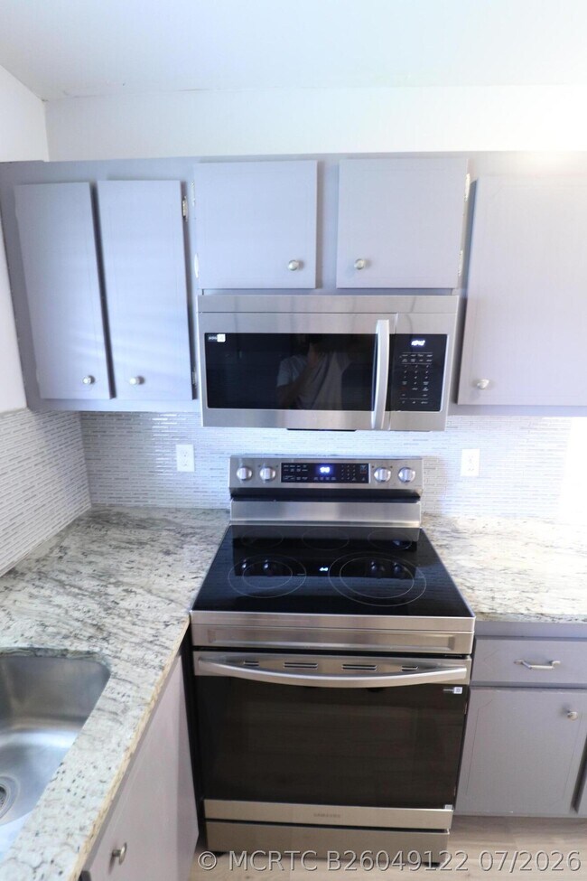 Foto del edificio - 1271 NW 13th St