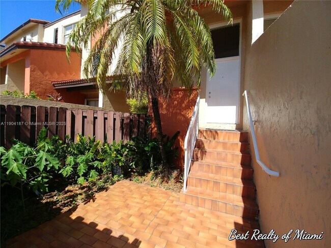 Foto del edificio - 9905 NW 9th St Cir