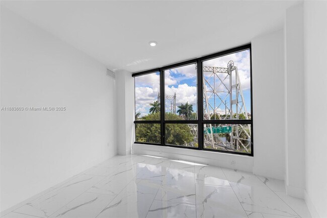 Foto del edificio - 1 Curtiss Pkwy