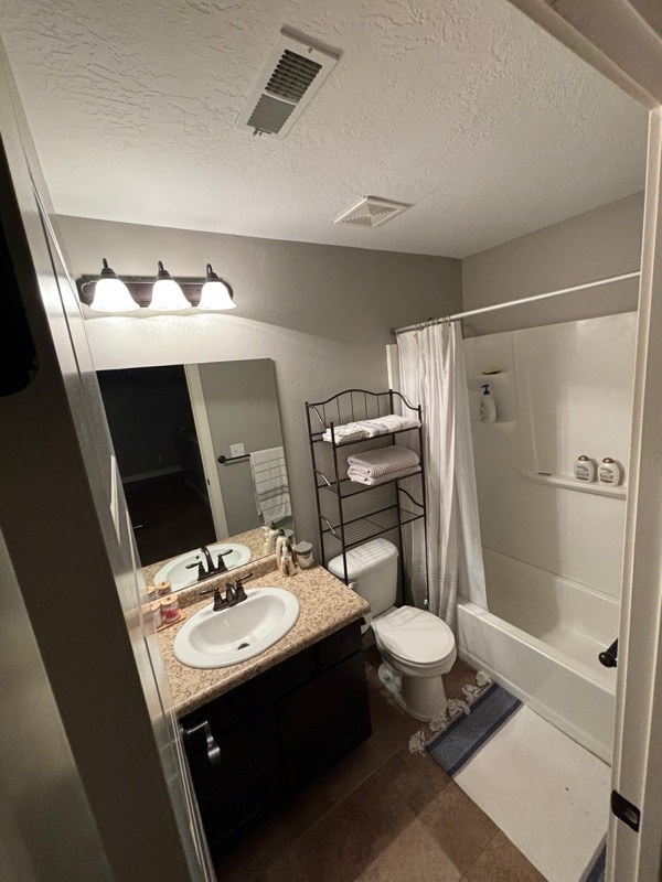 Building Photo - 860 Cecina Ct