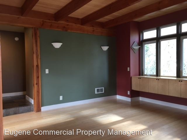 Building Photo - 4 br, 3.5 bath House - 111 Marlboro