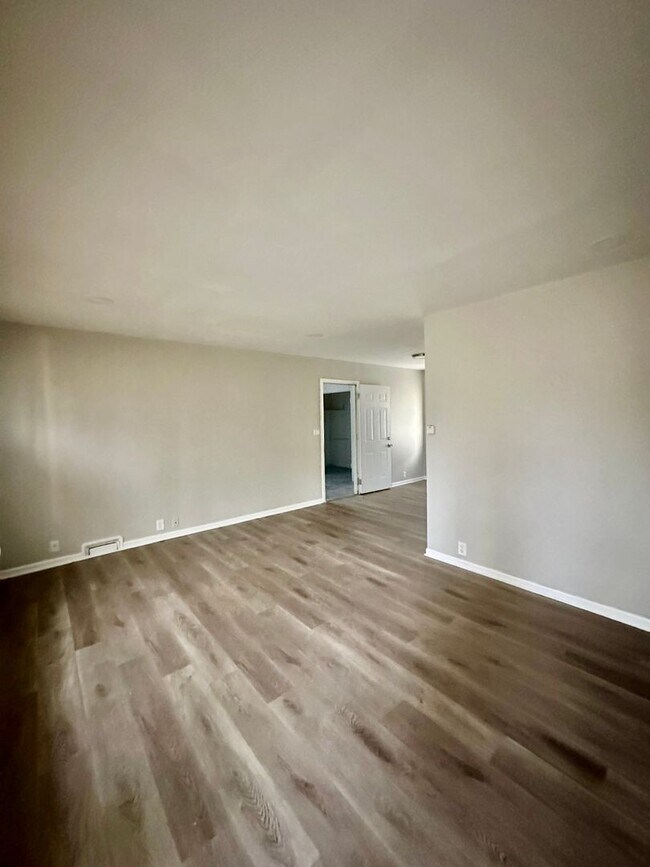 Foto del edificio - 3 Bed / 1 Bath Home for Rent.
