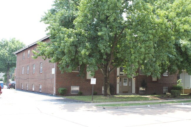 Building Photo - 7230 Southwest Ave