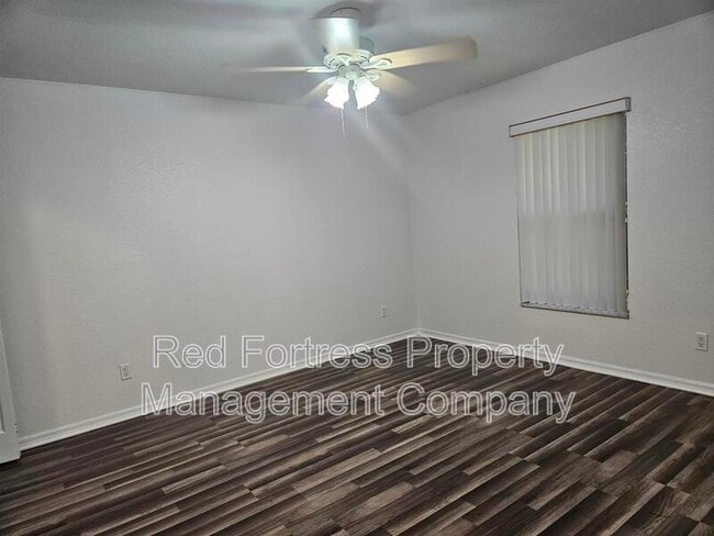 Building Photo - 1916 Santa Barbara Blvd