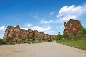 Building Photo - 2858 W Lakewood Dr