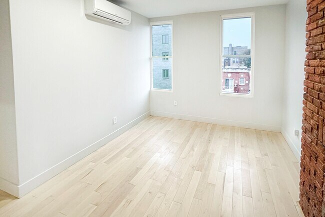 Foto del edificio - 680 Hart St