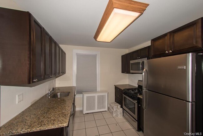 Foto del edificio - 8 N Perkins Ave