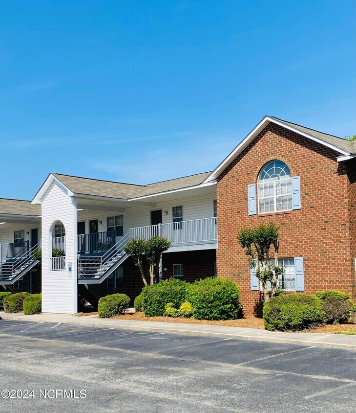 2014 Tower Pl Unit 4, Greenville, NC 27858 Room for Rent in Greenville, NC