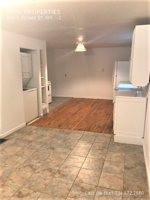 Foto del edificio - 224 S Adams St