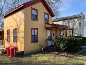 Building Photo - 413 Emmet St