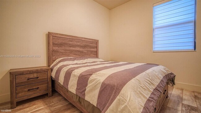 Foto del edificio - 3 br, 2 bath House - 10407 NW 82nd St Unit 35