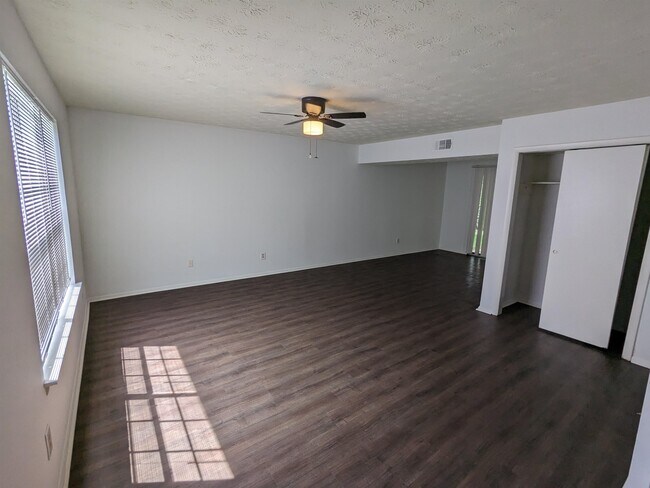 Foto del edificio - 2036 Pecan Ct