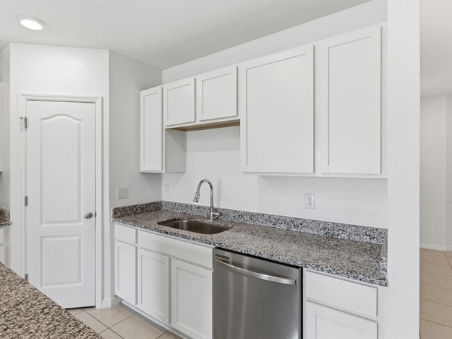 Foto del edificio - Practically brand-new 3 BR/2.5 BA/1 Car Garage Townhome in Mirada