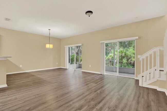Foto del edificio - 8525 Sandpiper Ridge Ave
