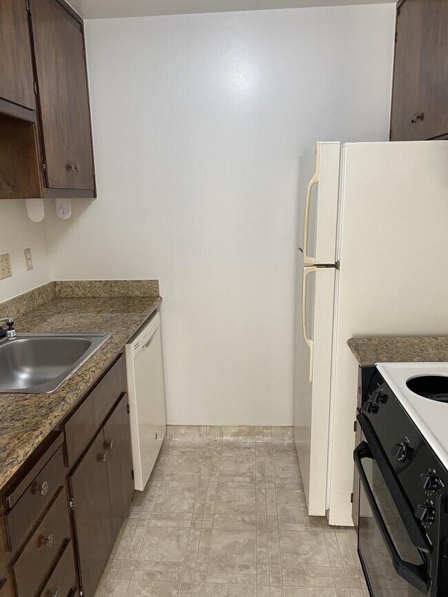 2 bedroom in Burlingame CA 94010 Condo for Rent in Burlingame, CA