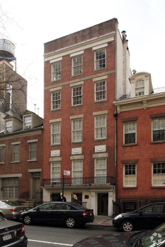 Building Photo - 54 W Tenth St
