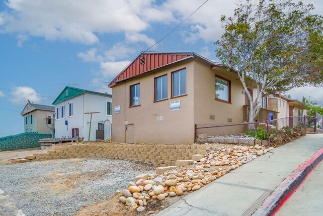 Foto del edificio - C Street Units