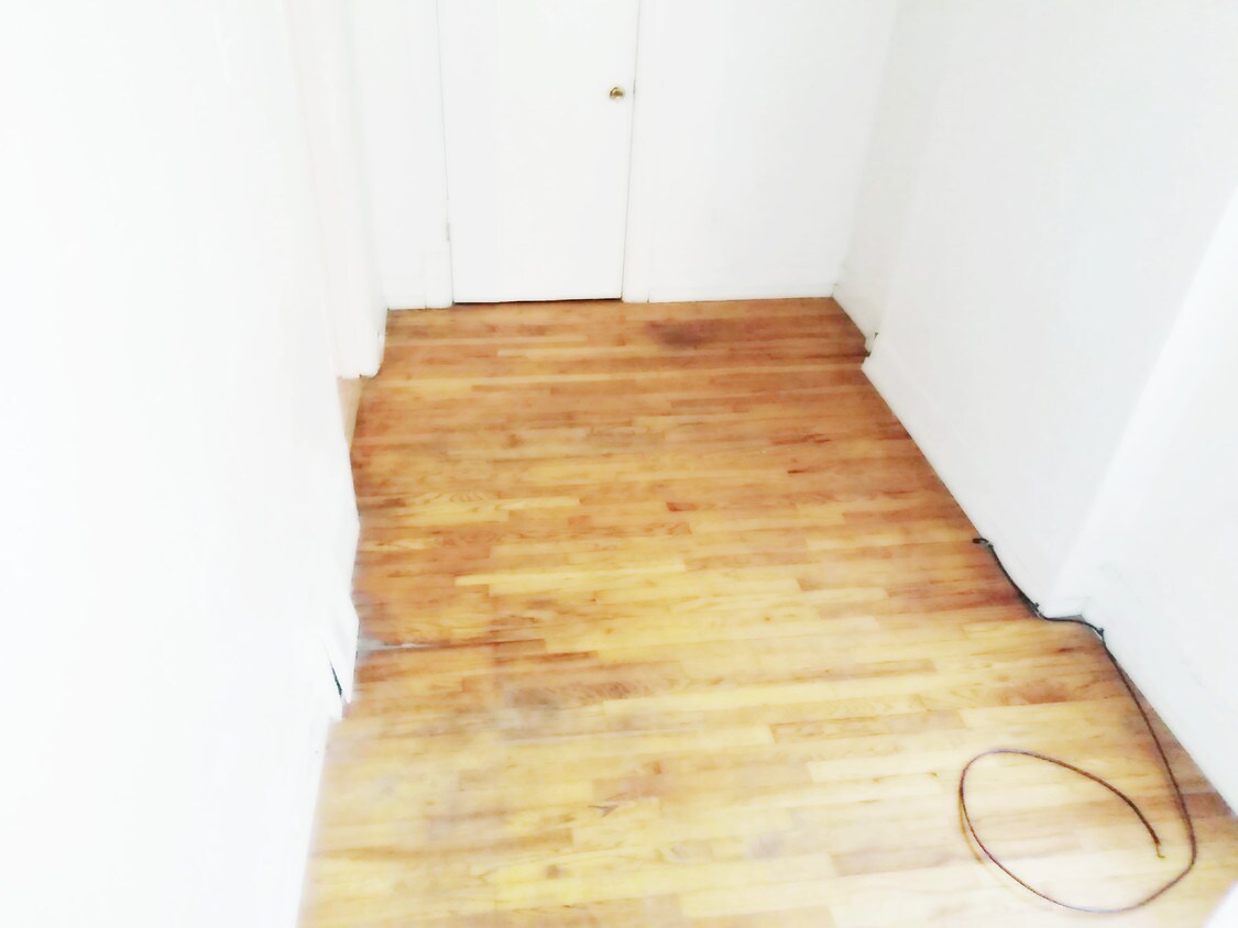 Primary Photo - 943 Catalpa St