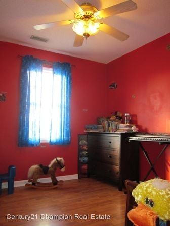 Foto del edificio - 417 Foxtrace Ln