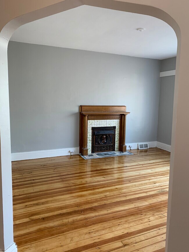 Main floor living toom - 1312 Park Ave