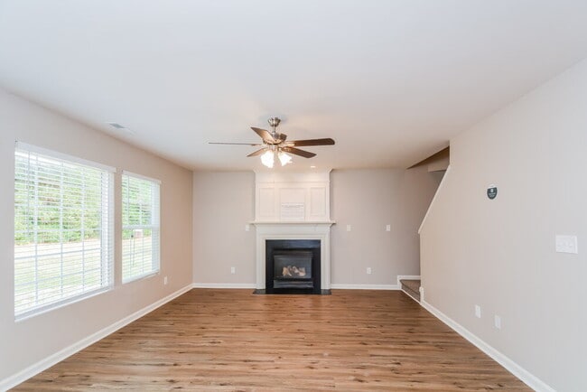 Building Photo - 5215 Little Sandy Dr