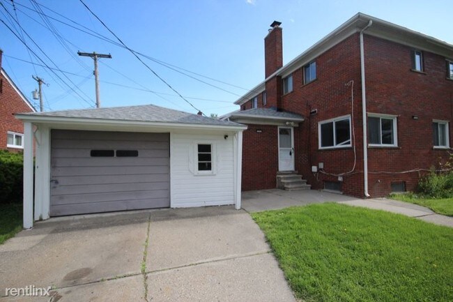 Building Photo - 2 br, 1.5 bath Apartment - 26030 Pinehurst St