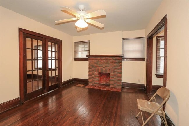Building Photo - Sycamore Twp - Charming 2 bed 1 bath bungalow