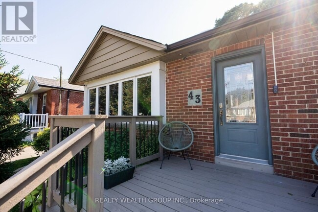 Building Photo - 43 Medhurst Rd