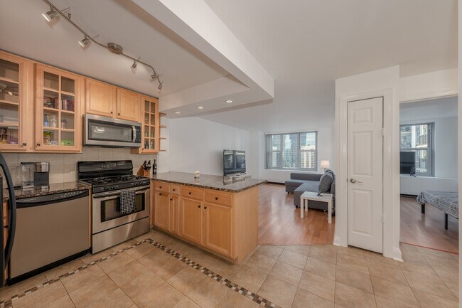 Building Photo - 400 E Randolph St