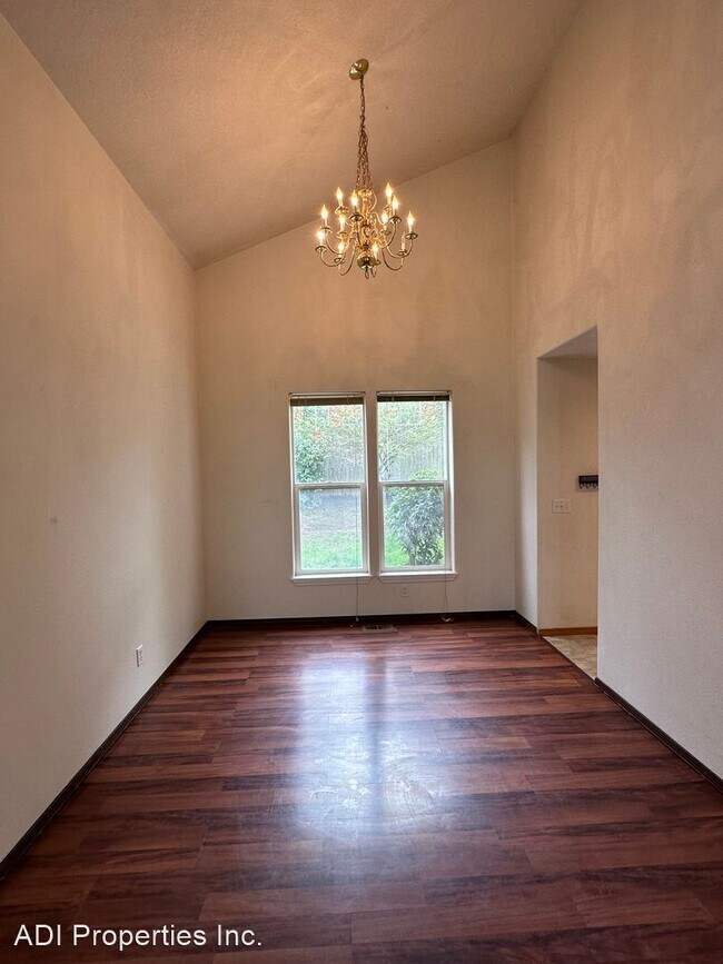 Building Photo - 4 br, 2.5 bath House - 12956 SW Mayview Way