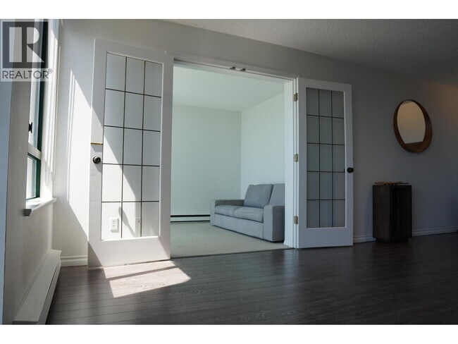 Photo du bâtiment - 121 10th St