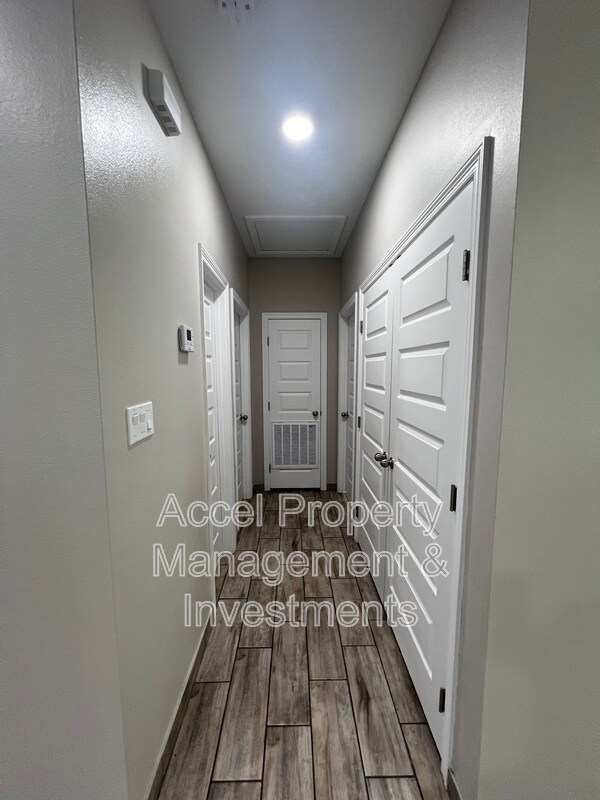 Foto del edificio - 1327 W Garfield Ave