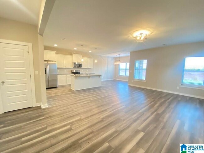 Foto del edificio - 211 John Harold Dr