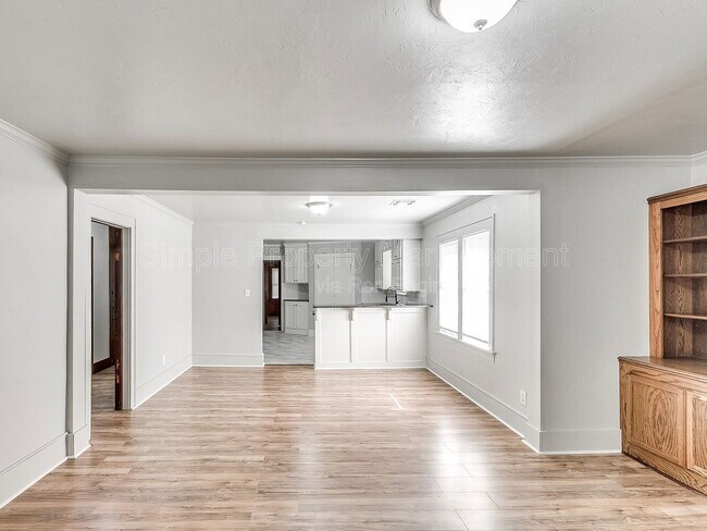 Foto del edificio - 912 NW 98th St