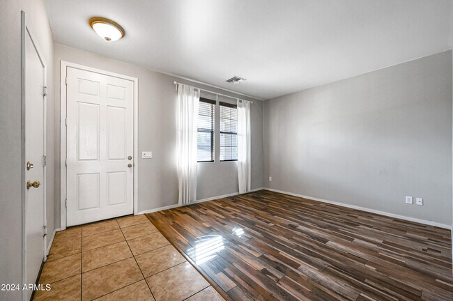 Foto del edificio - 3416 W Apollo Rd