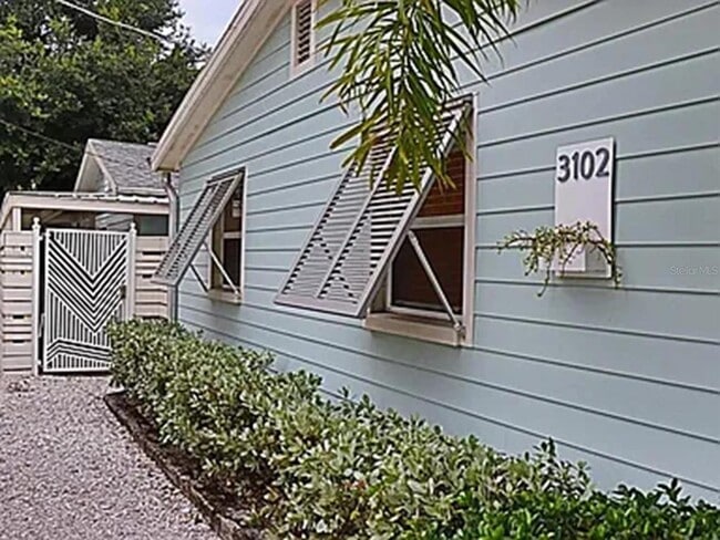 Building Photo - 3102 W San Juan St