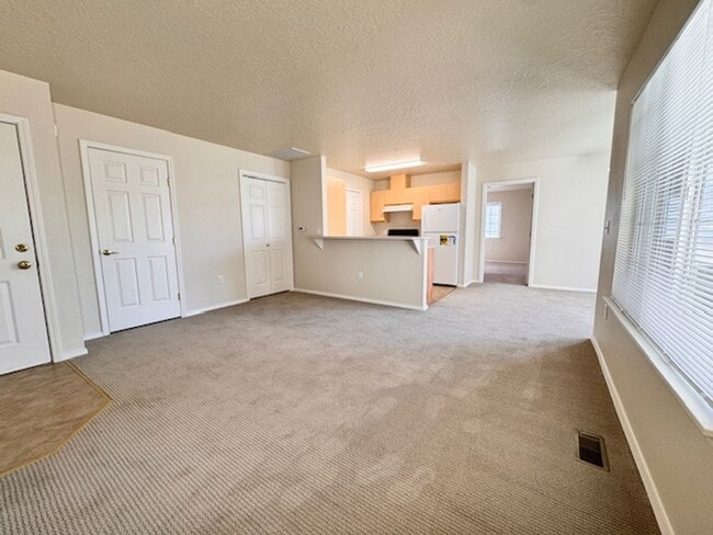 Building Photo - 213 N Avenger Ln