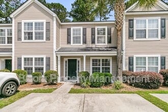 Building Photo - 9030 Maple Grove Dr