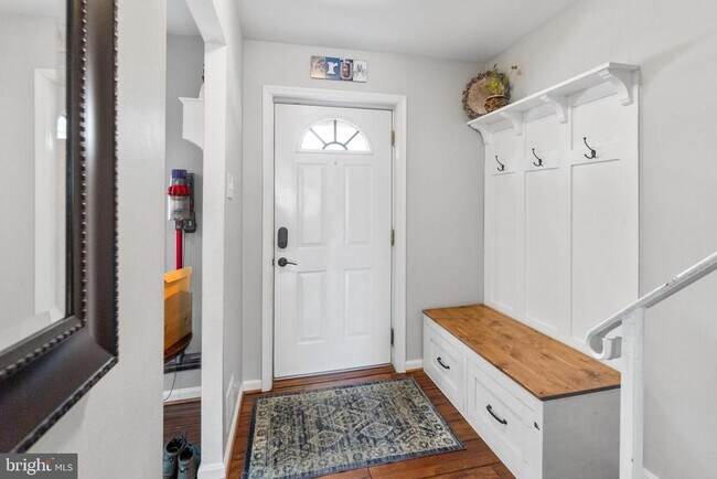 Building Photo - 2813 Hogan Ct